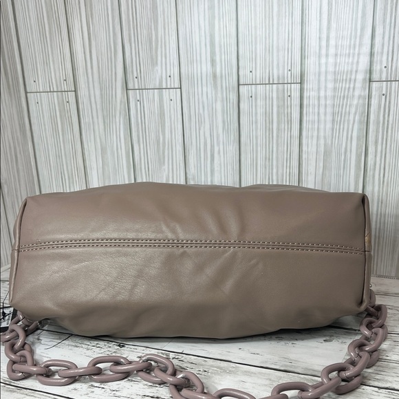 Badgley Mischka Taupe Wrapped Frame Clutch Shoulder Bag with Chunky Mauve Chain - Picture 2 of 10